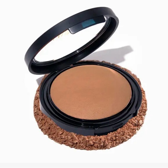 Laura Geller Other - LAURA GELLER Double Take Baked Full Coverage Foundation in Toffee